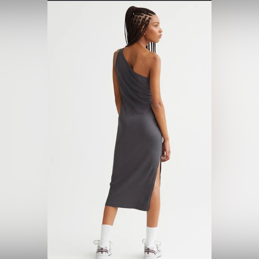 H&M one shoulder maxi w/ slight slit !! Only worn once !!! - Picture 2 of 2